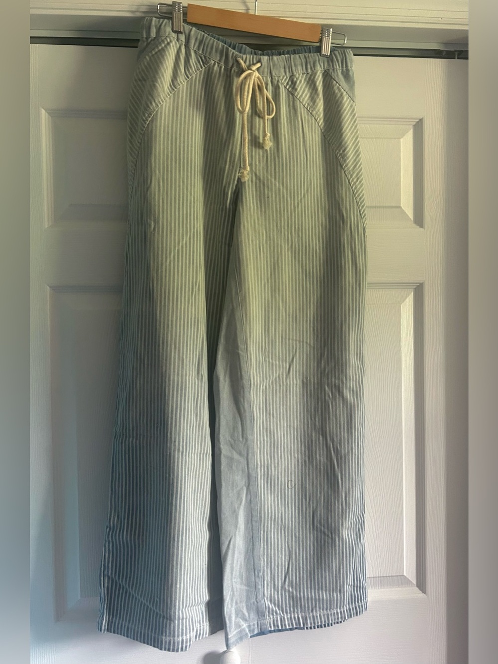 eesome Light Blue and White Striped Wide Leg Jeans